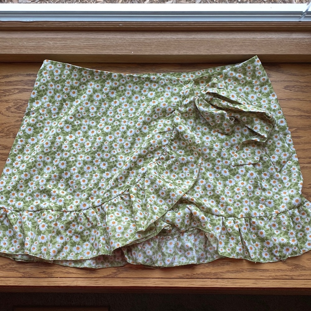 Shein Green Daisies Shorts